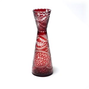 Siebenbürgische Rote Bleikristall-Vase Mit Geometrischem Muster, Geschnittenes Glas, Vintage-Gefäß, Mittelpunkt