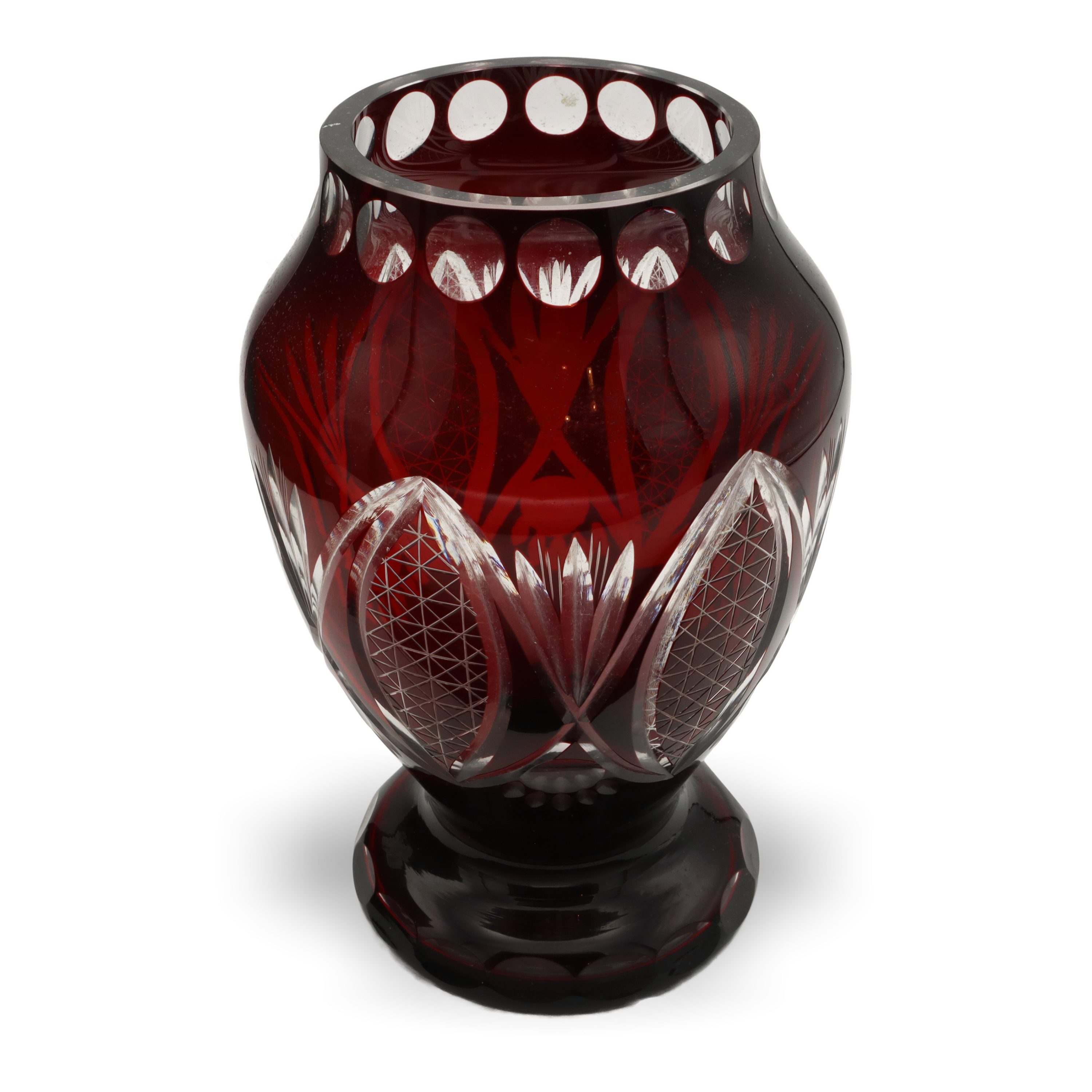 Rote Kristall-Böhmen-Vase, Handgeschnitten, Vintage Tschechisches Kunstglas Antiquität