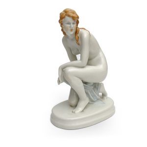 Vintage Zsolnay Porzellanfigurine, Handbemalte Weiße Skulptur Einer Nackten Frau, Elegante Sammelbare Art Deco Dekoration, Keramik