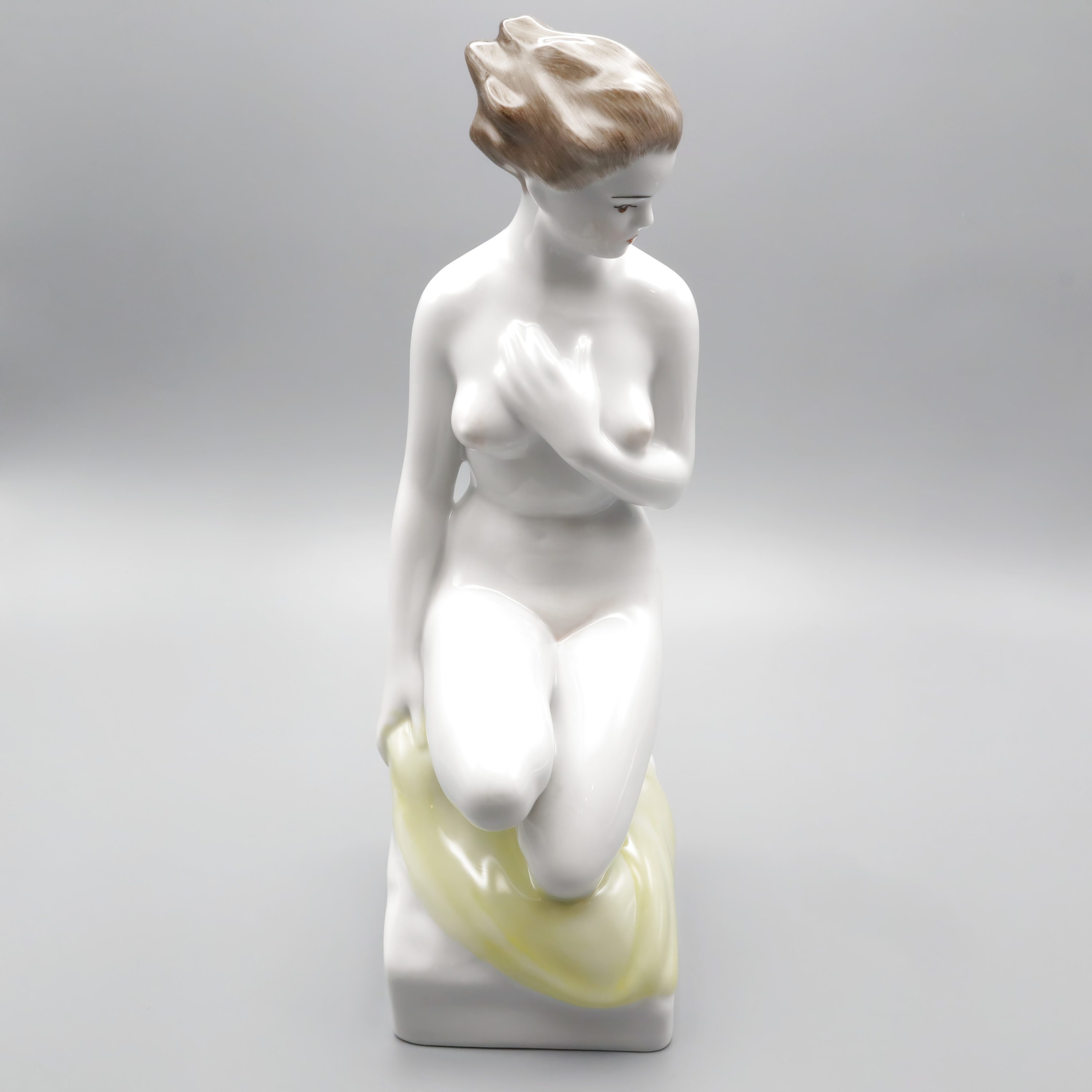 Art-Déco-Aktfigurine - Frau In Anmutiger Pose - Große Handbemalte Porzellanfigur - Vintage Art-Déco-Wohnaccessoire