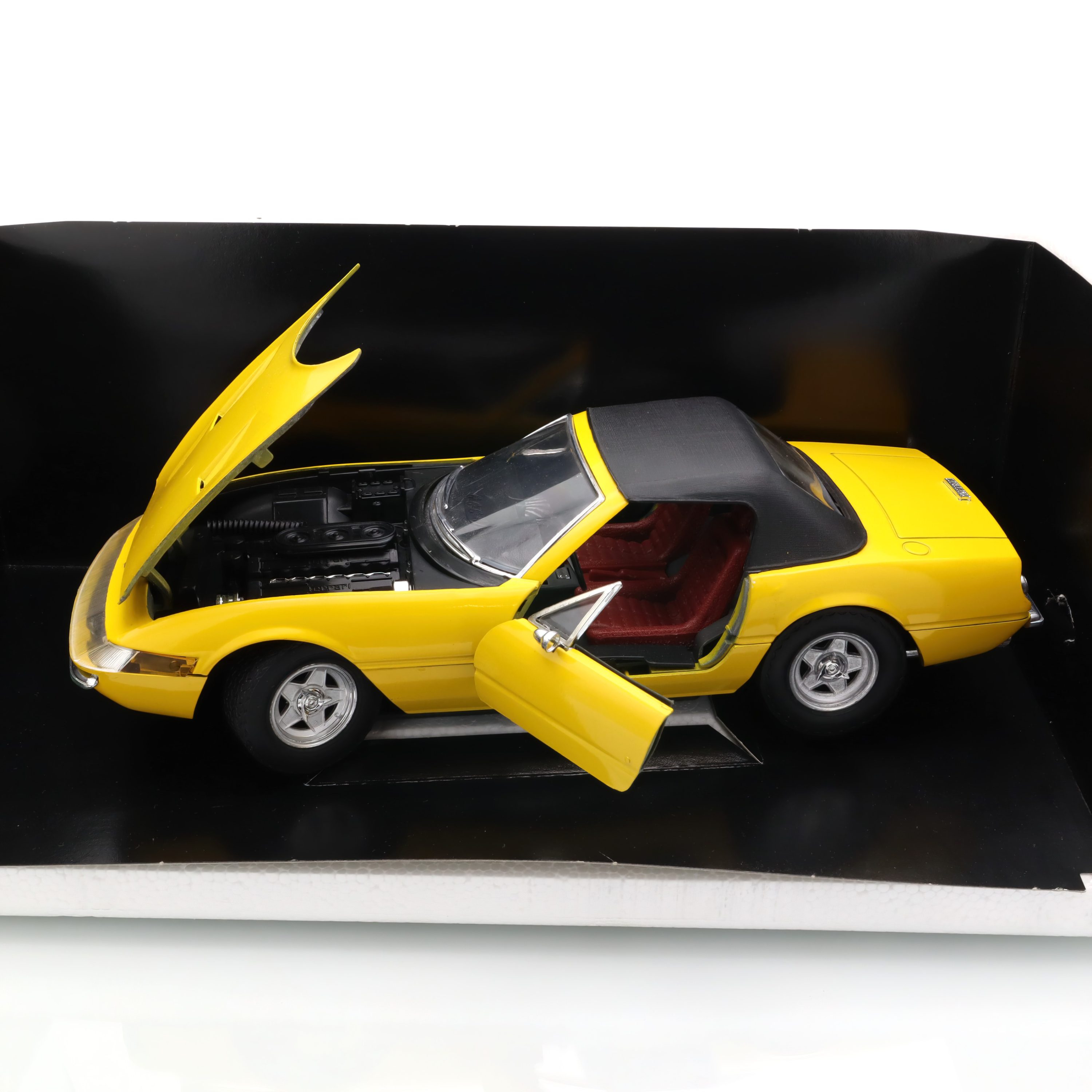Ferrari 365 GTS Prestige Solido 1 Zu 18 Druckguss Modellauto - Sammlerauto Aus Druckguss - Vintage Ferrari Modell