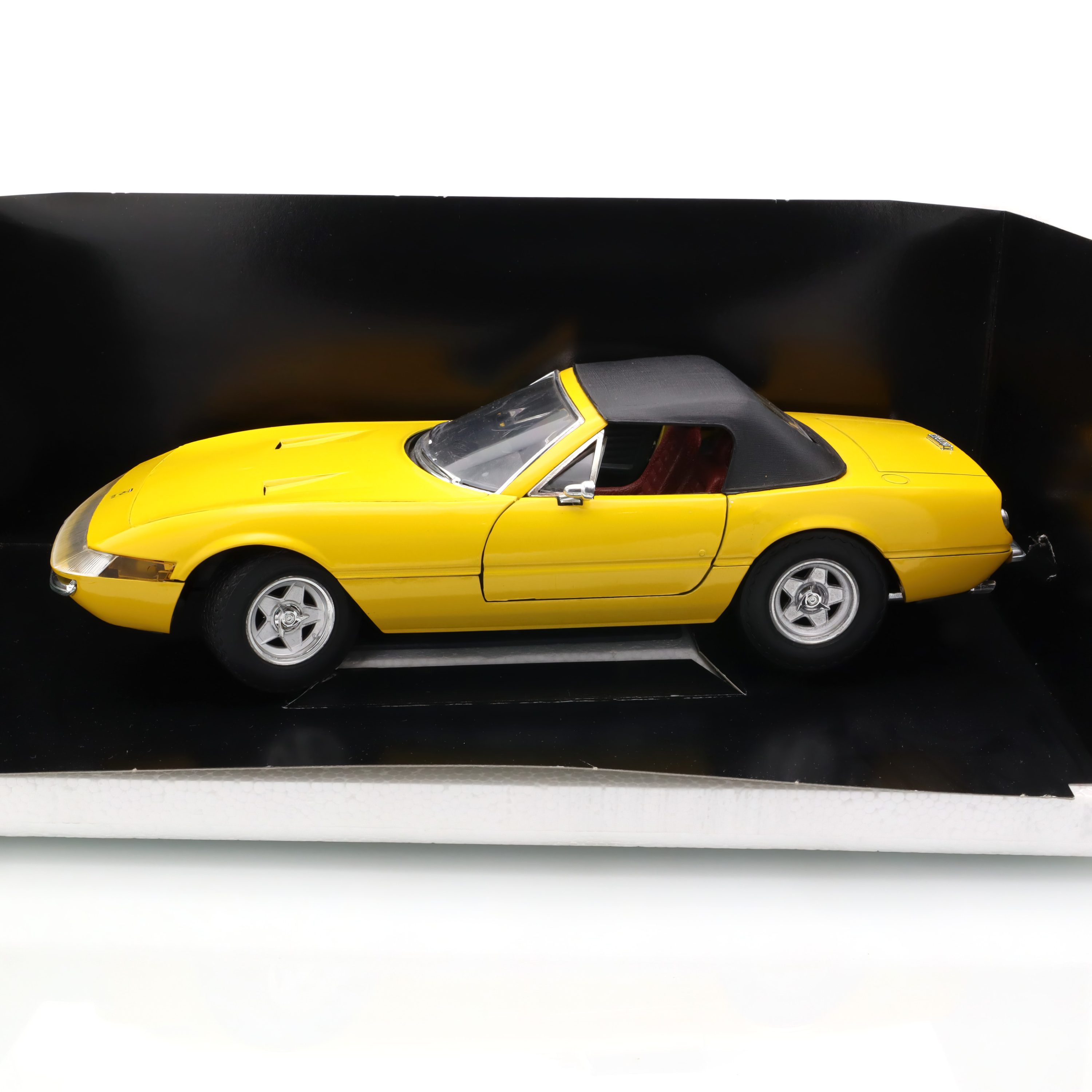 Ferrari 365 GTS Prestige Solido 1 Zu 18 Druckguss Modellauto - Sammlerauto Aus Druckguss - Vintage Ferrari Modell