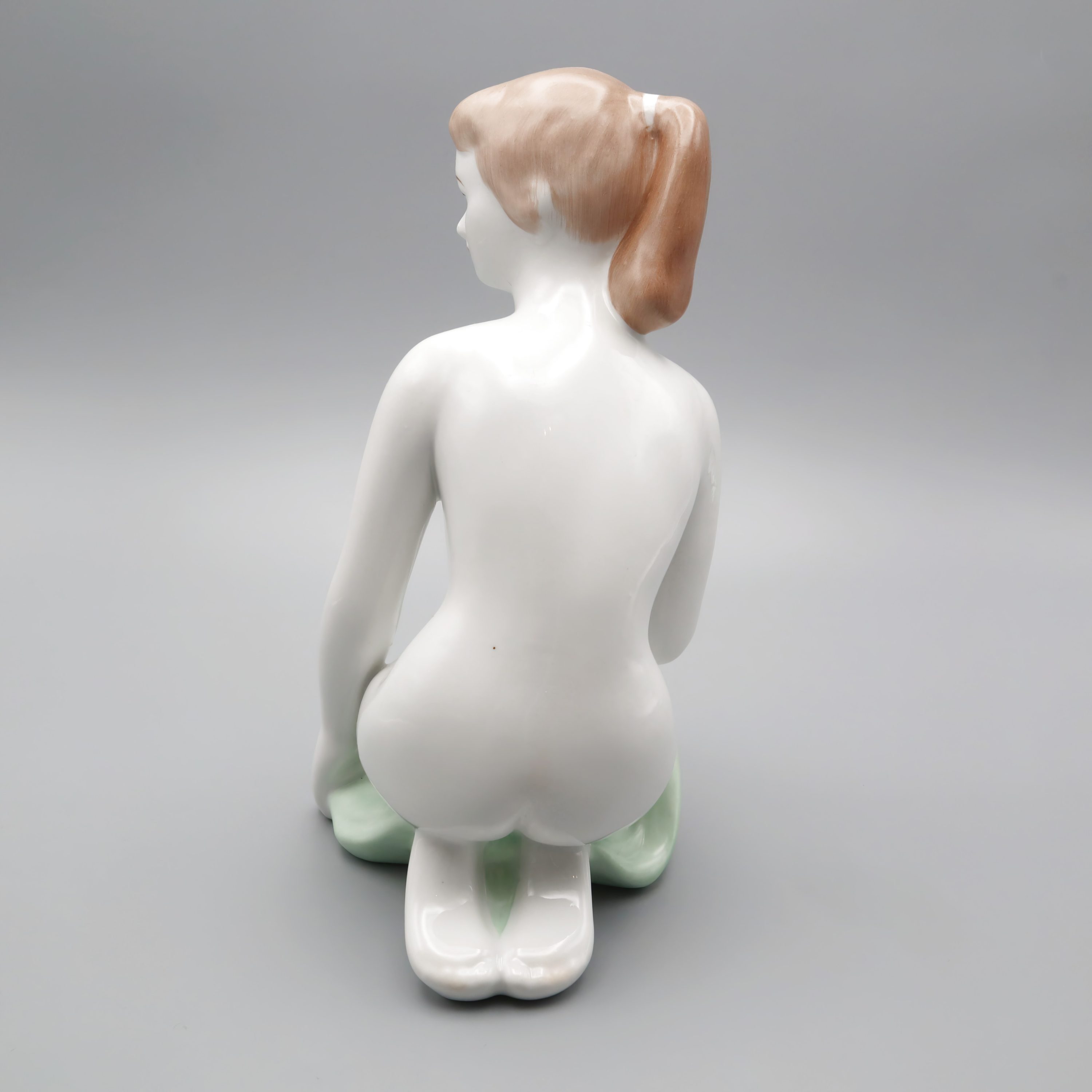 Kniende Frau Statue - Akt Porzellanfigur Aquincum Ungarn 1970 - Vintage Figur - Sammlerstück Ungarische Kunst - Mid-Century Modern Dekor