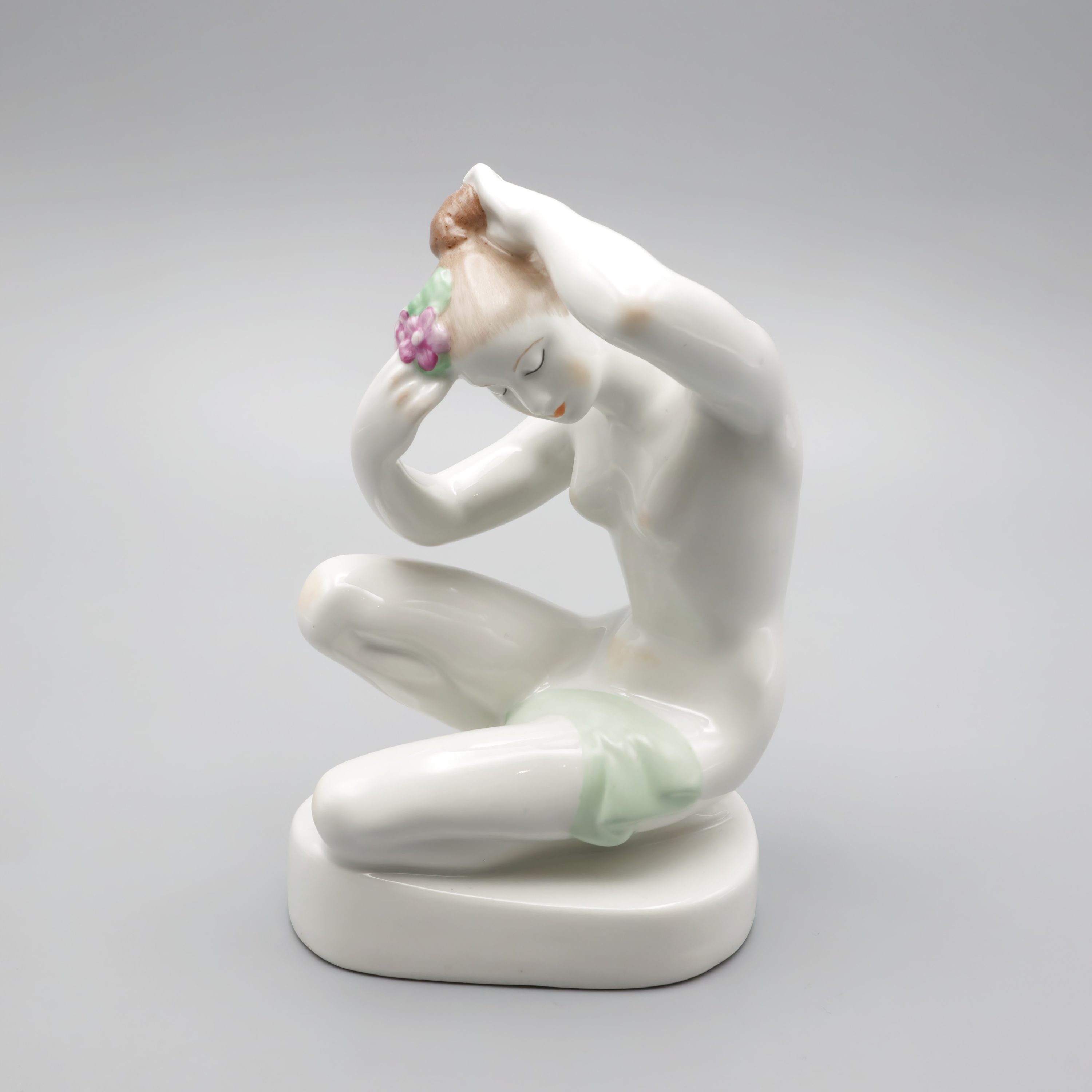 Nackte Damenfigur - Ariadne Beim Kämmen - Badende Frau - Vintage Aquincum Porzellan 1970er Jahre - Art Déco Porzellanfigur