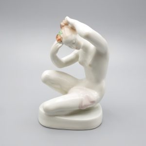Porzellanfigur Nackte Dame - Ariadne Beim Kämmen - Sich Ankleidende Frau - Vintage Aquincum Porzellan Aus Den 1970er Jahren