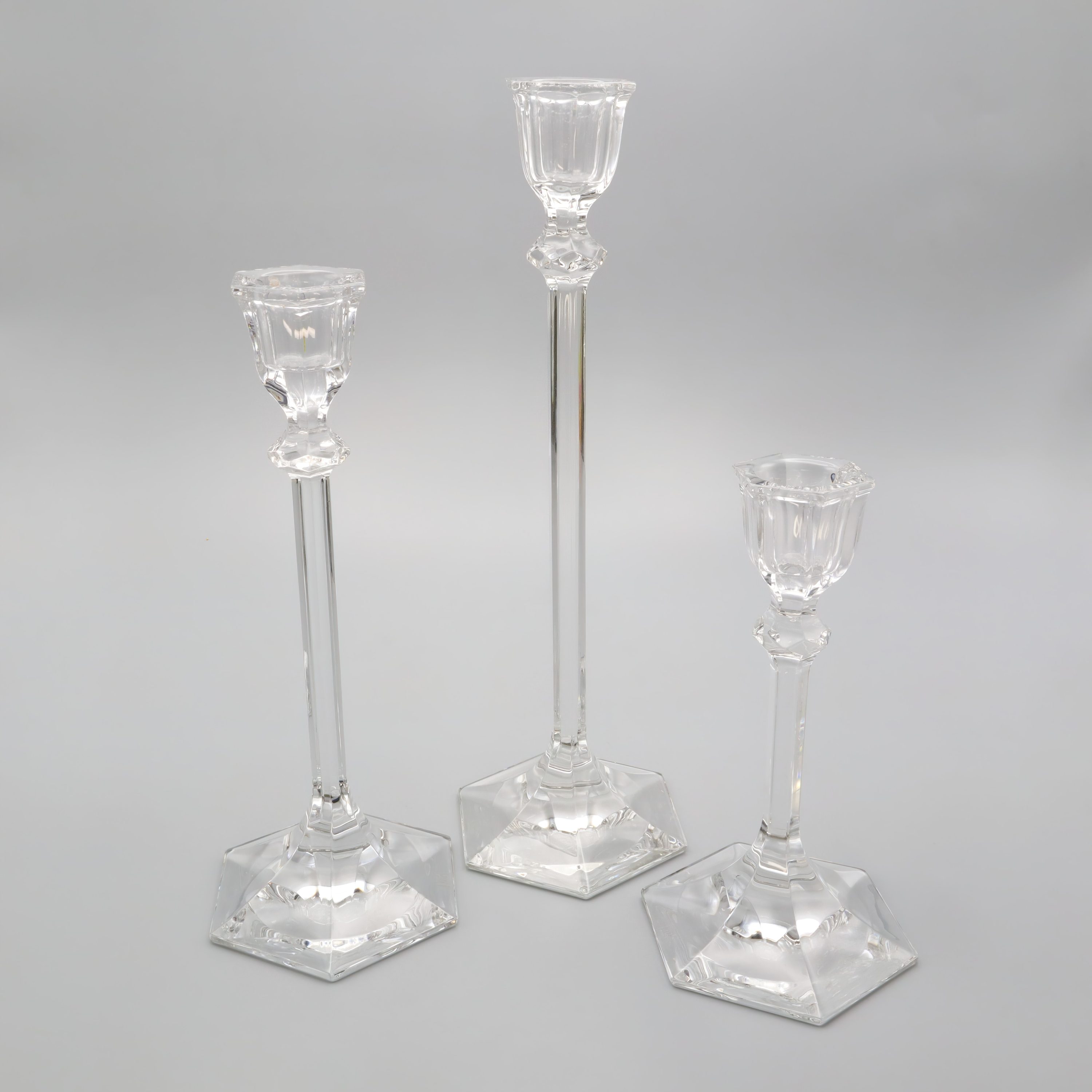 Set Aus Art-Déco-Kristallglas-Kerzenhaltern - Modernistisches Kandelaber-Set - 3-teilig - Vintage-Kerzenständer - Geometrische Glasdeko