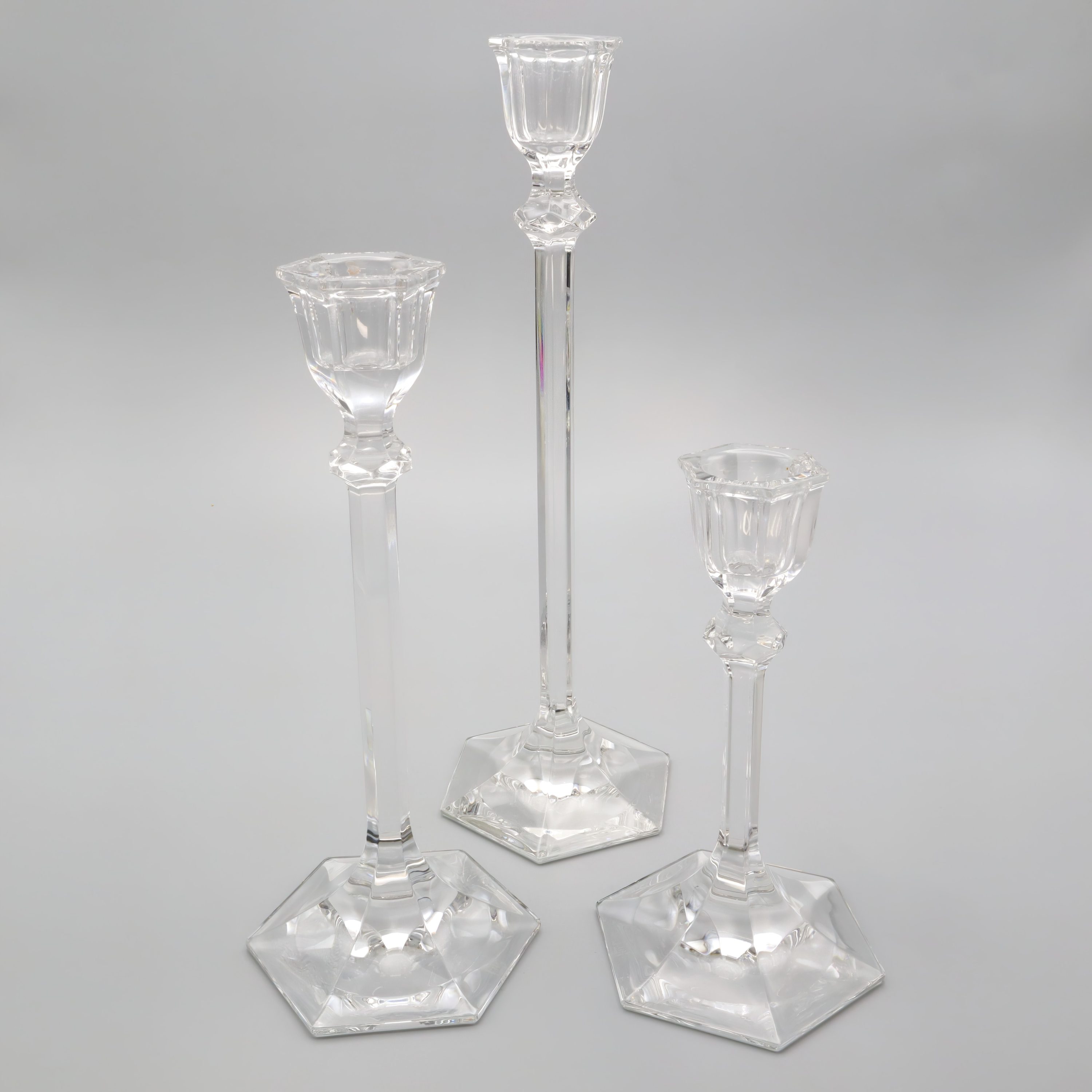 Set Aus Art-Déco-Kristallglas-Kerzenhaltern - Modernistisches Kandelaber-Set - 3-teilig - Vintage-Kerzenständer - Geometrische Glasdeko