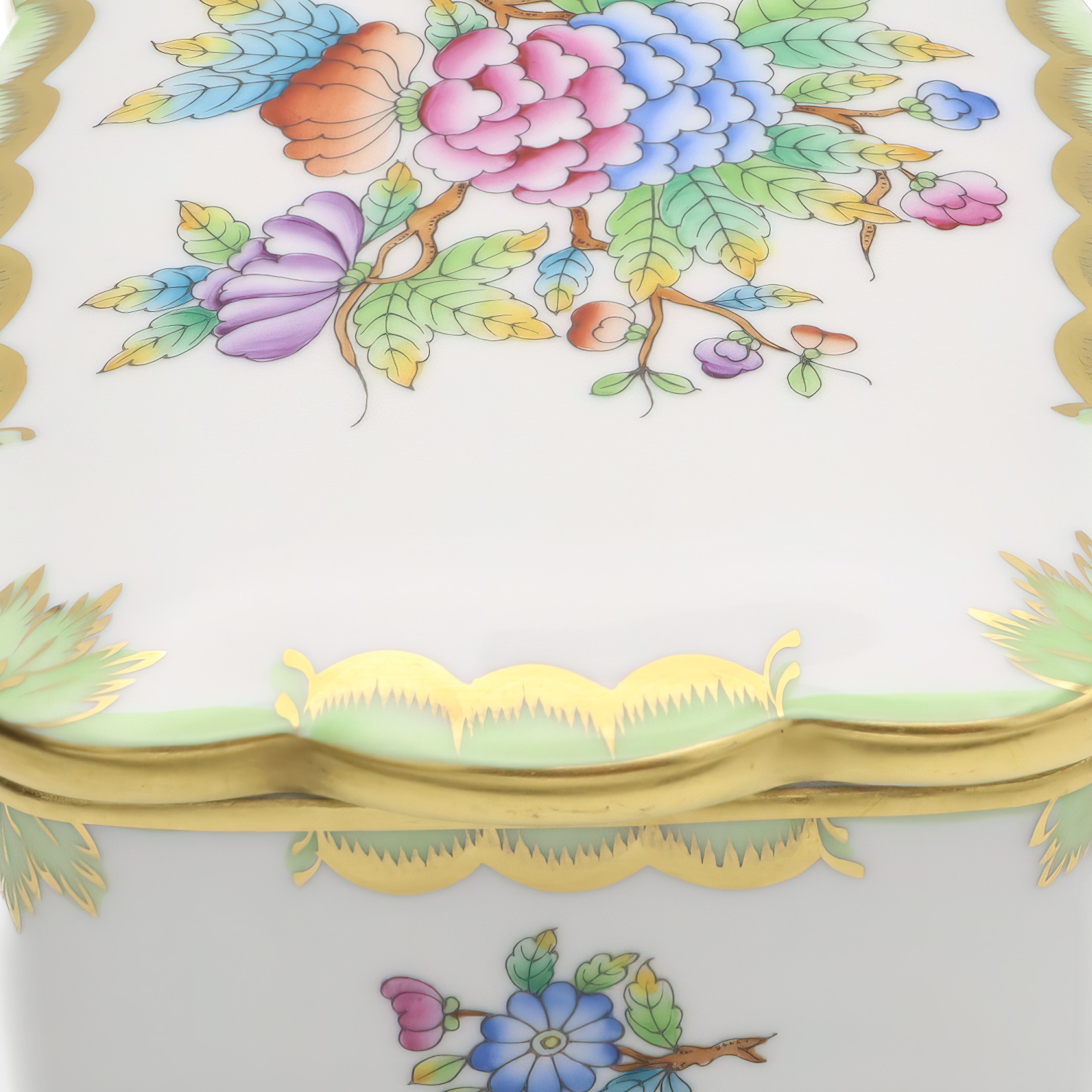 Herend Königin Viktoria Große Schmuckdose - Vintage Schmuckkästchen - Handbemalte Bonbonniere - Sammlerstück Porzellan Andenkenbehälter Thumbnail for Herend Königin Viktoria Große Schmuckdose - Vintage Schmuckkästchen - Handbemalte Bonbonniere - Sammlerstück Porzellan Andenkenbehälter