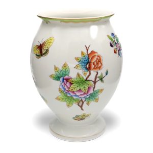 Vintage Herend Queen Victoria Vase - Handbemalte Blumen-Porzellanvasen - Ungarisches Dekoratives Sammlerstück Vintage Herend Queen Victoria Vase - Handbemalte Blumen-Porzellanvasen - Ungarisches Dekoratives Sammlerstück